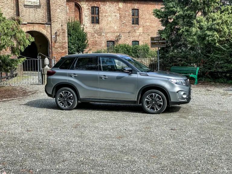 Suzuki Vitara Hybrid 2022 Automatica - Prova su Strada - 2