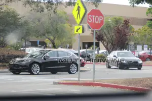 Tesla Model 3 foto spia 7 Aprile 2017
