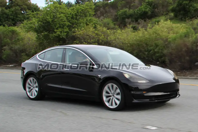 Tesla Model 3 foto spia 7 Aprile 2017 - 4