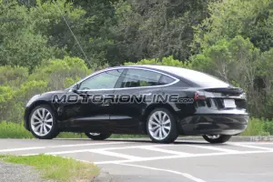 Tesla Model 3 foto spia 7 Aprile 2017 - 5