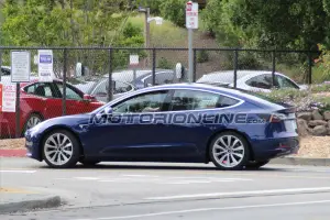 Tesla Model 3 foto spia 7 Aprile 2017
