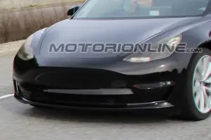 Tesla Model 3 foto spia 7 Aprile 2017