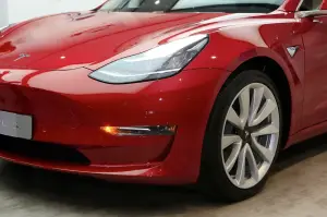 Tesla Model 3 - Salone di Parigi 2018 - 2