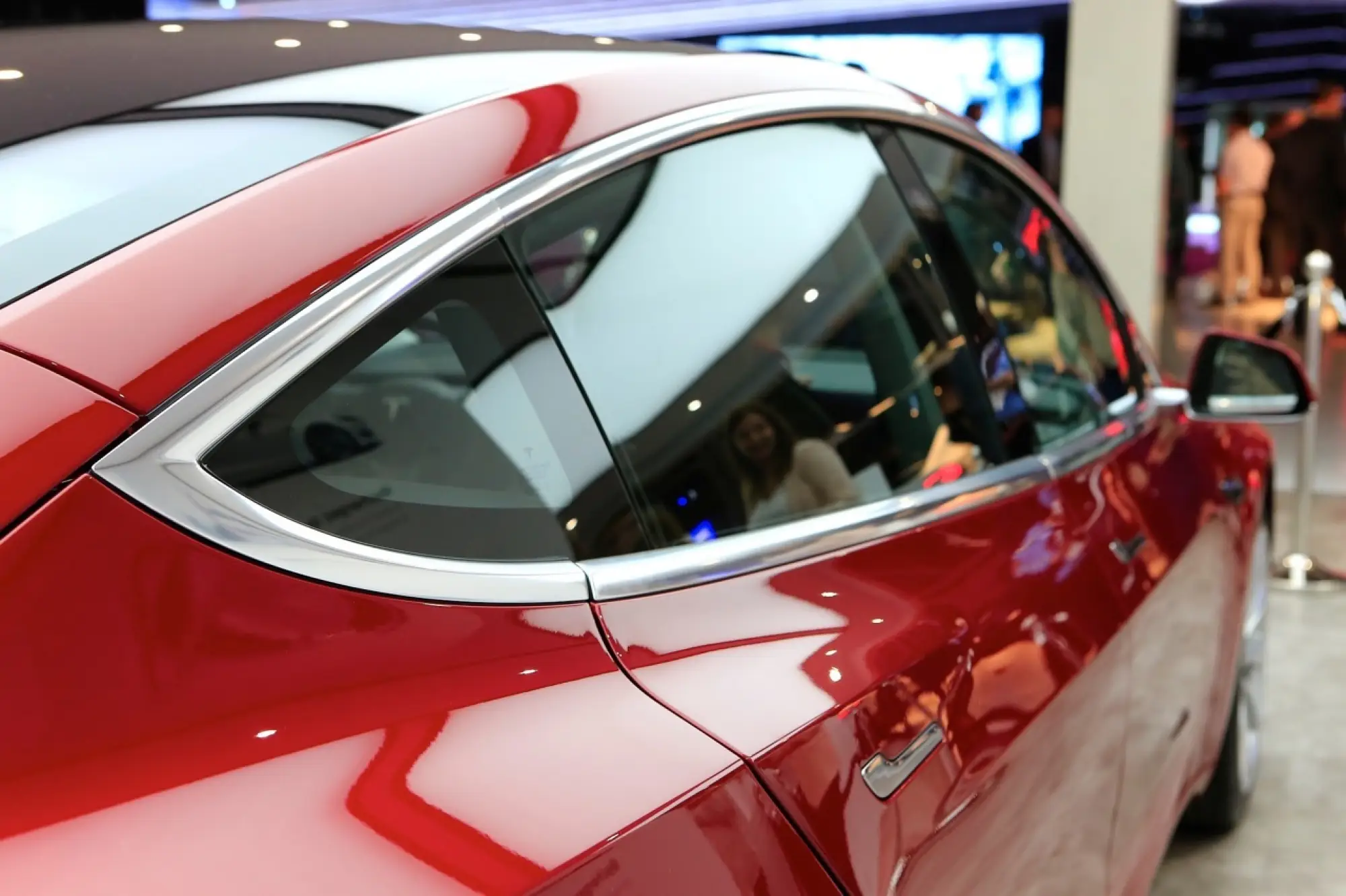 Tesla Model 3 - Salone di Parigi 2018 - 13