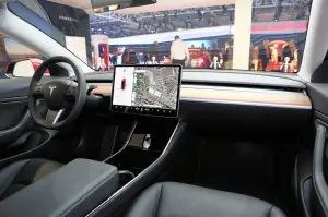 Tesla Model 3 - Salone di Parigi 2018 - 18