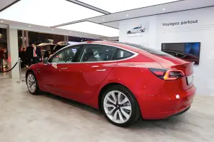 Tesla Model 3 - Salone di Parigi 2018 - 24