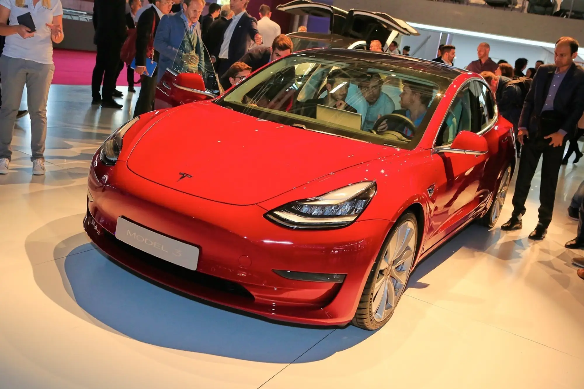 Tesla Model 3 - Salone di Parigi 2018 - 27