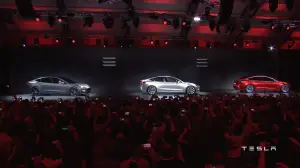 Tesla Model 3 - 4