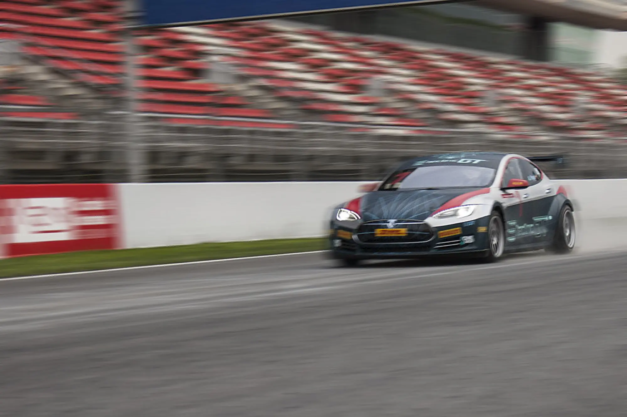 Tesla Model S - Electric GT Championship - 4