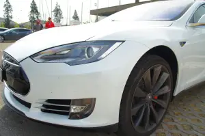 Tesla Model S P85D primo contatto 2015