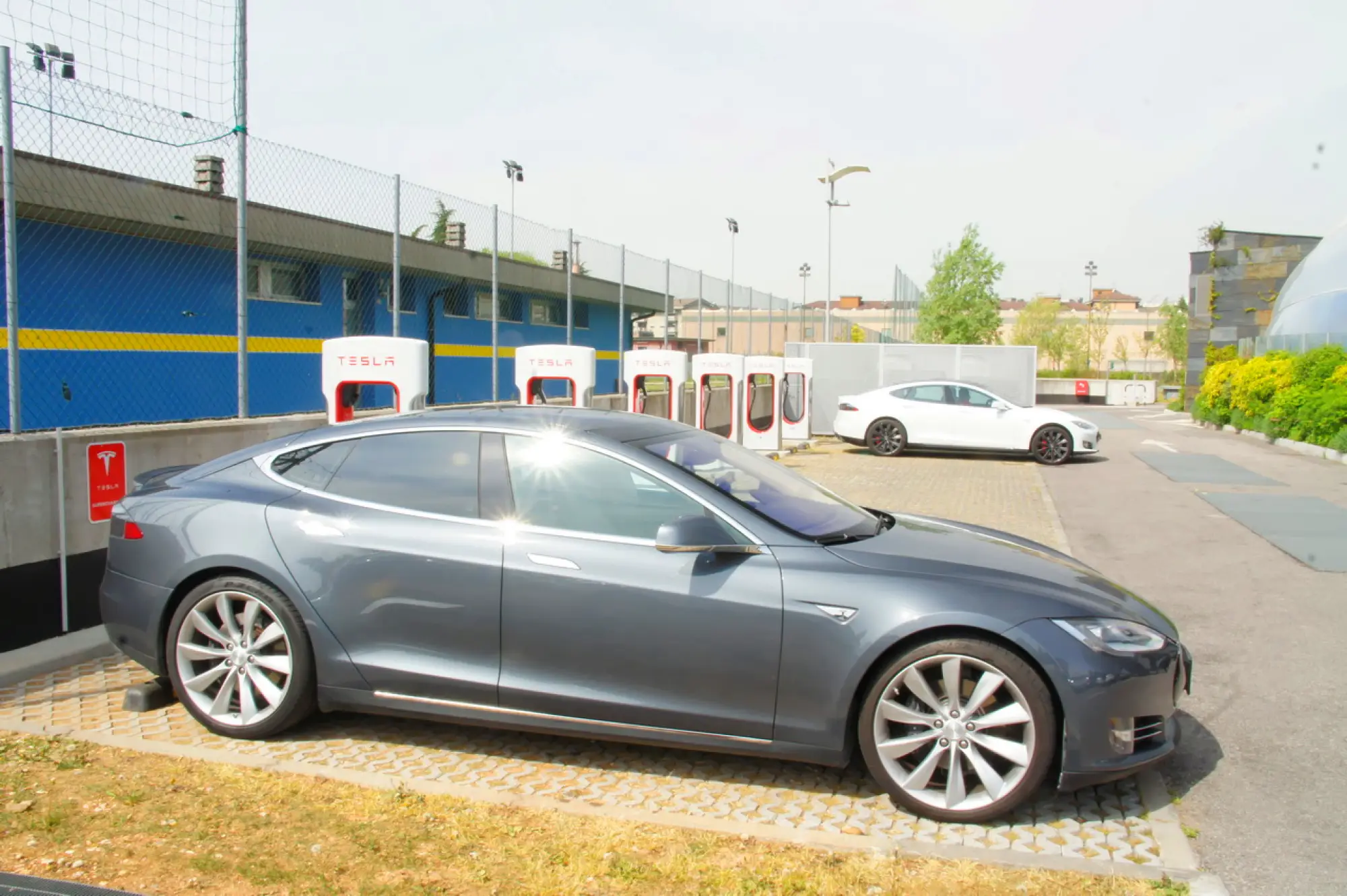 Tesla Model S P85D primo contatto 2015 - 28