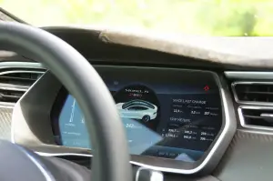 Tesla Model S P85D primo contatto 2015 - 30