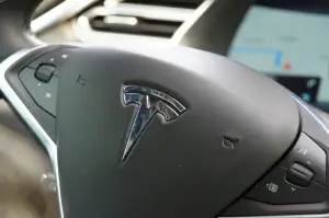 Tesla Model S P85D primo contatto 2015