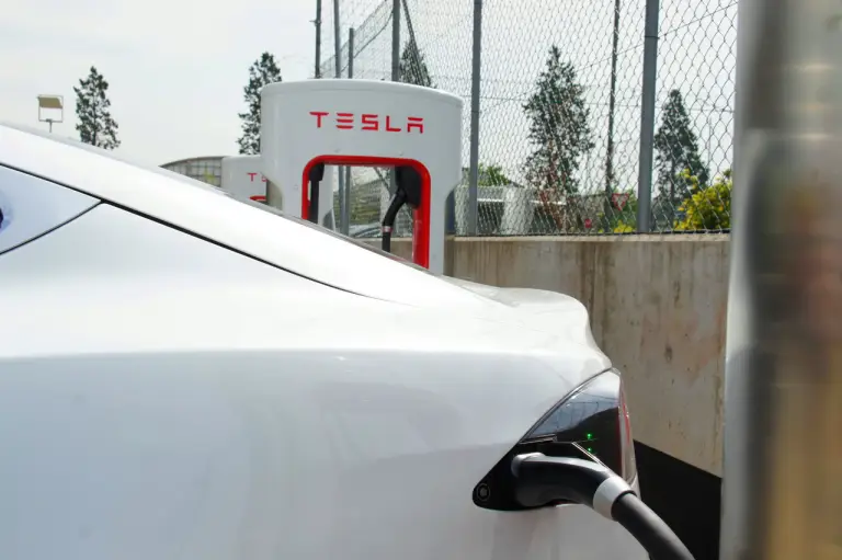 Tesla Model S P85D primo contatto 2015 - 39