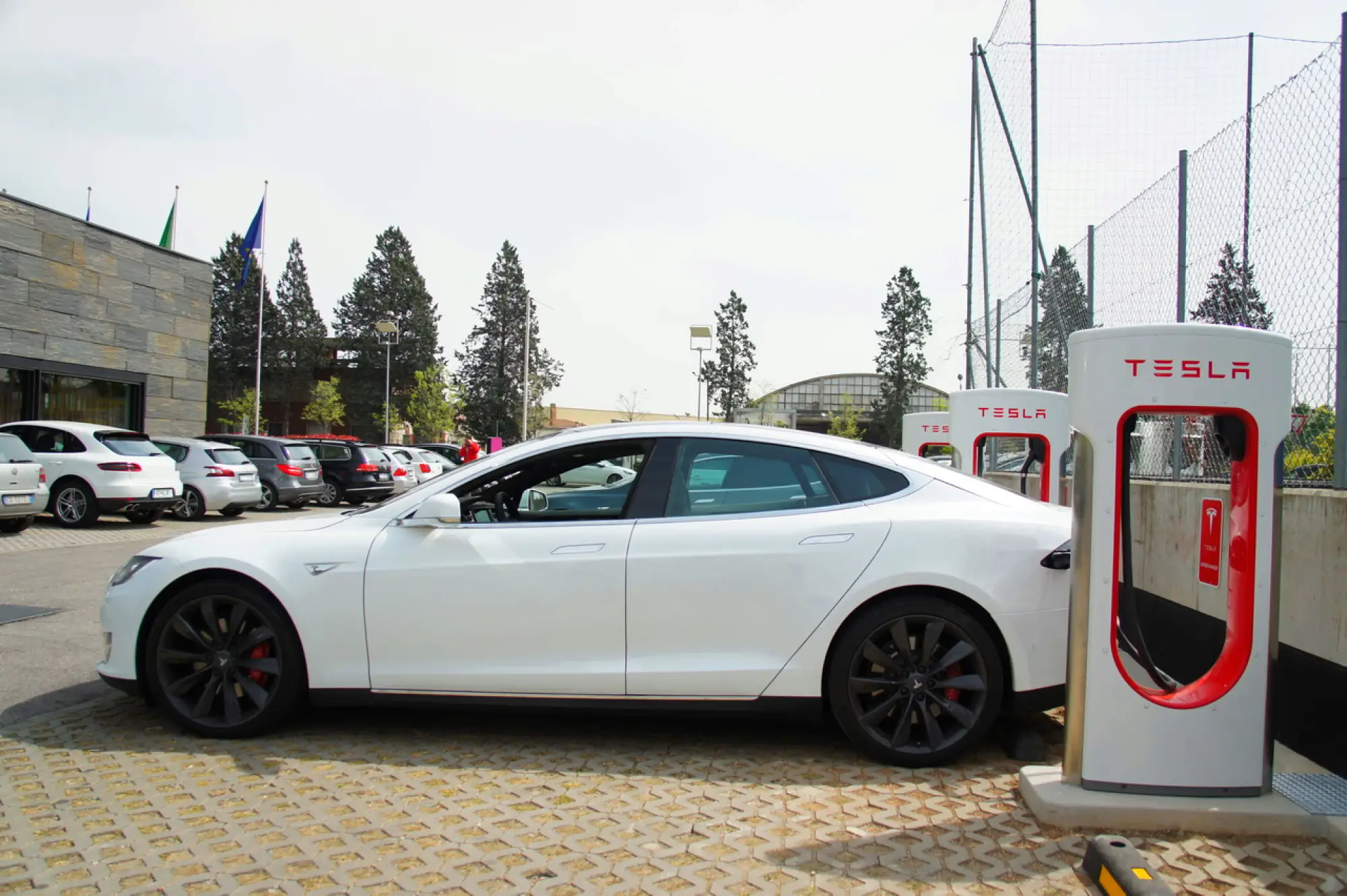 Tesla Model S P85D primo contatto 2015 - 48