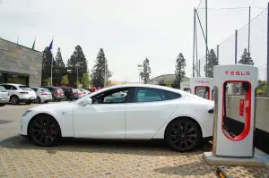 Tesla Model S P85D primo contatto 2015