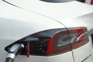 Tesla Model S P85D primo contatto 2015 - 51