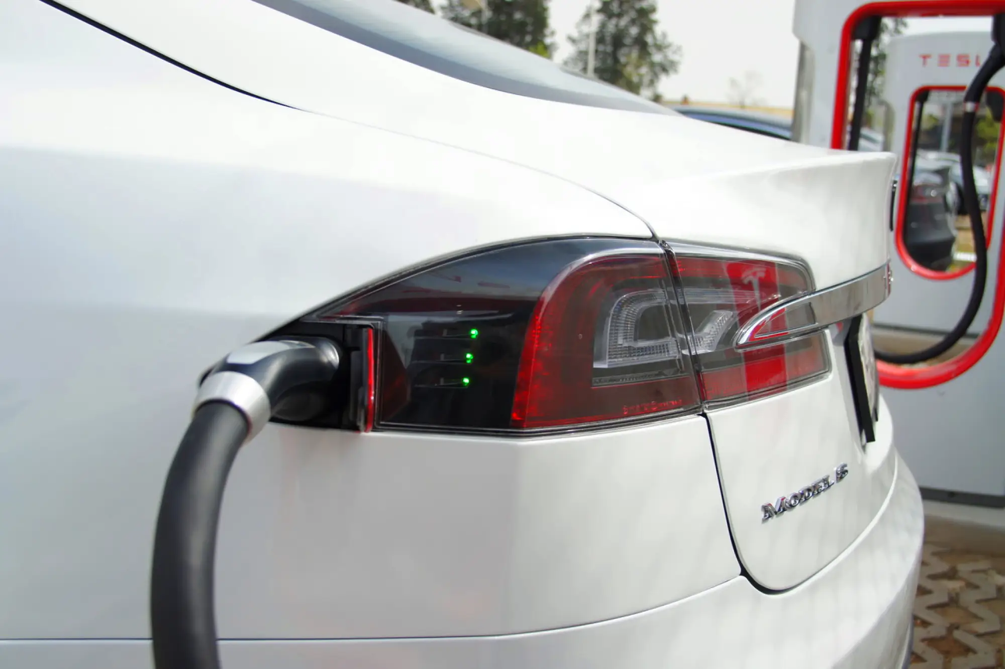 Tesla Model S P85D primo contatto 2015 - 52