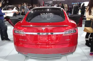 Tesla Model S - Salone di Detroit 2015