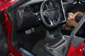 Tesla Model S - Salone di Detroit 2015