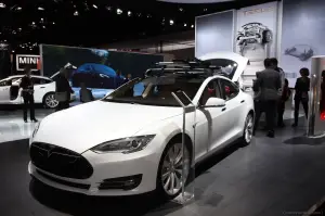 Tesla Model S - Salone di Detroit 2015