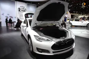 Tesla Model S - Salone di Detroit 2015