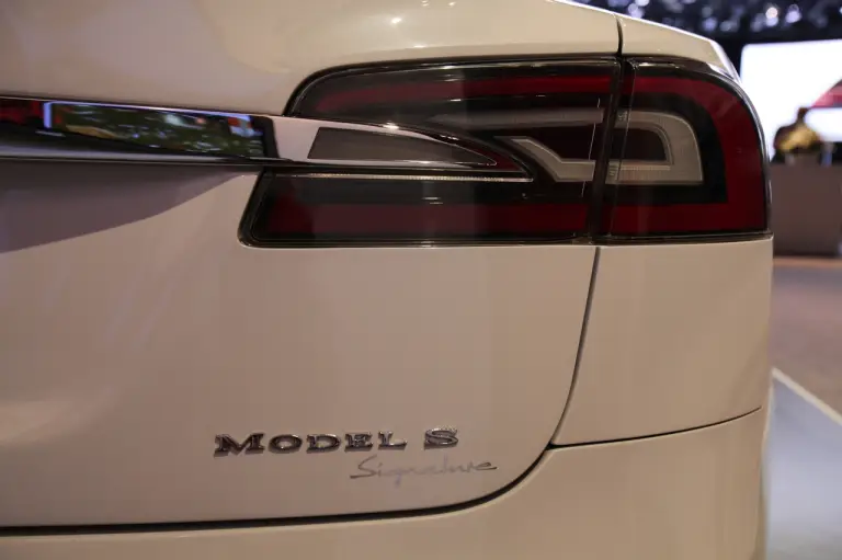 Tesla Model S Signature - Salone di Detroit 2012 - 13