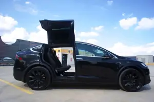 Tesla Model X 100D - Prova Su Strada