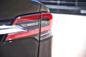 Tesla Model X 100D - Prova Su Strada