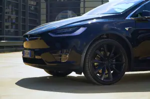 Tesla Model X 100D - Prova Su Strada