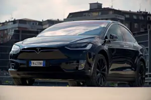 Tesla Model X 100D - Prova Su Strada - 11