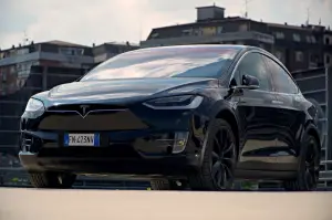 Tesla Model X 100D - Prova Su Strada