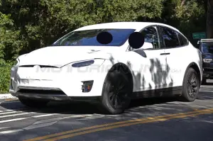 Tesla Model X - Foto spia 25-03-2015 - 1