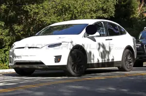 Tesla Model X - Foto spia 25-03-2015 - 2