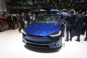 Tesla Model X - Salone di Ginevra 2016