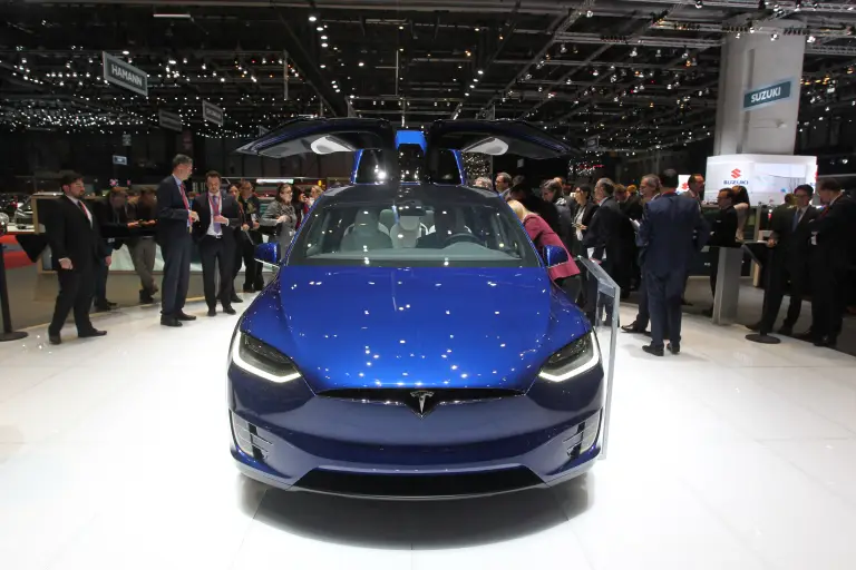 Tesla Model X - Salone di Ginevra 2016 - 4