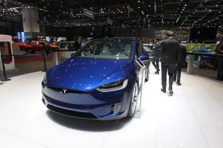 Tesla Model X - Salone di Ginevra 2016 - 6