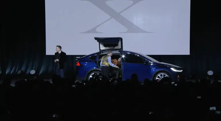 Tesla Model X - 5