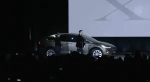 Tesla Model X - 8