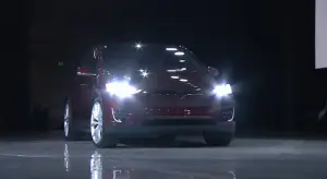 Tesla Model X - 11