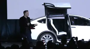 Tesla Model X - 21
