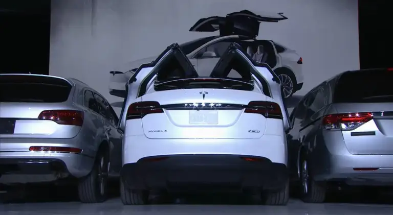 Tesla Model X - 24