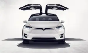 Tesla Model X - 30