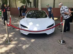 Tesla Roadster 2020 bianca