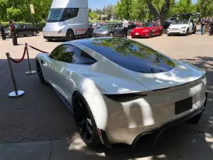 Tesla Roadster 2020 bianca