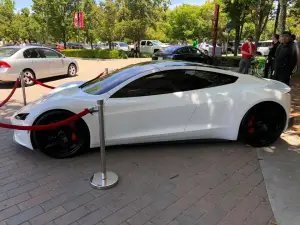 Tesla Roadster 2020 bianca