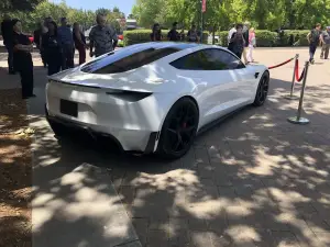 Tesla Roadster 2020 bianca