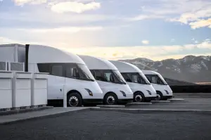 Tesla Semi - Foto agosto 2022 - 1