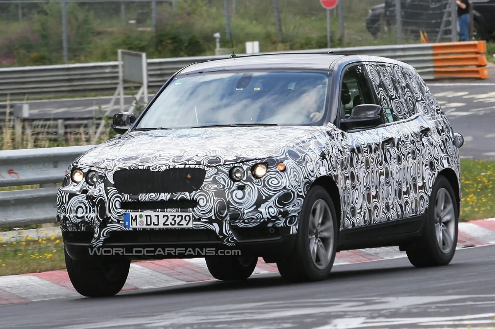 Test della nuova BMW X3 sul Nurburgring - 2