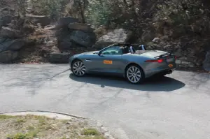 Test Pirelli Sottozero & Jaguar F-Type